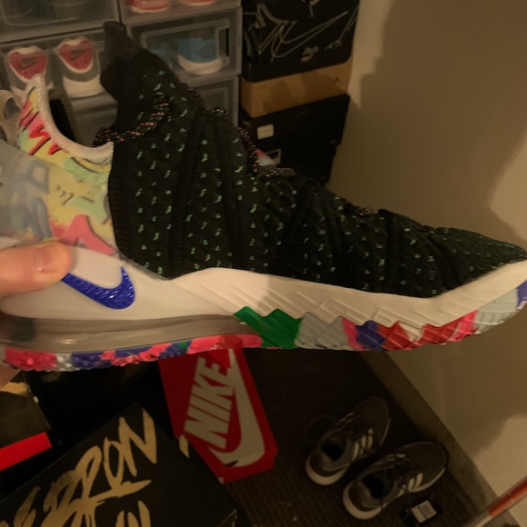 Lebron James shoes main image 4